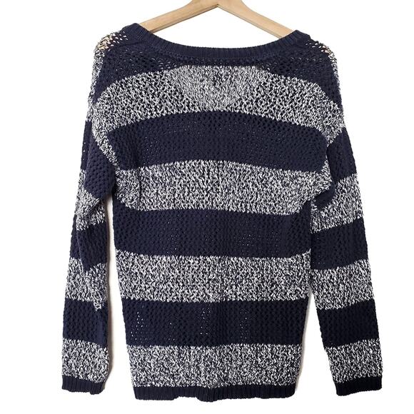 Tommy Hilfiger | Linen Blend Crochet Knit Horizontal Striped V-Neck Sweater - Picture 2 of 6